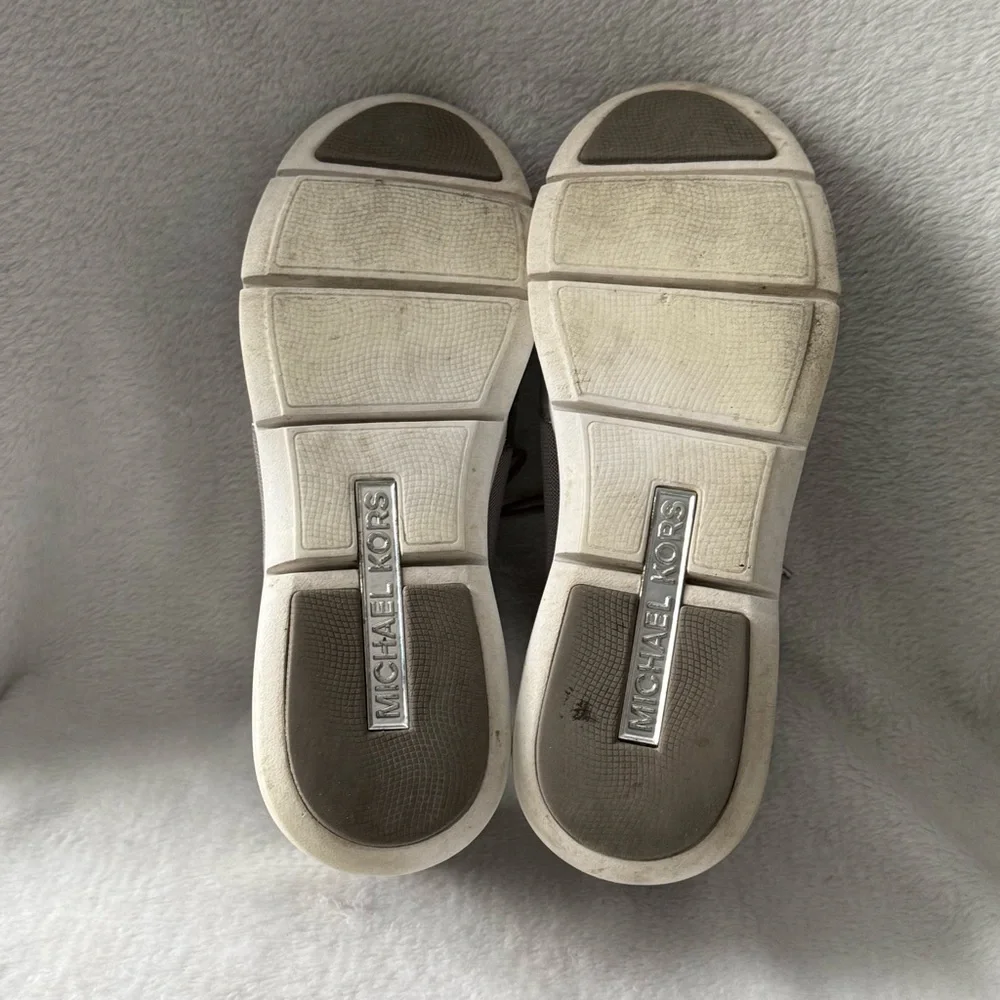 Michael Michael Kors Women's Stylish Gray and Silver Sneakers 8.5M‎